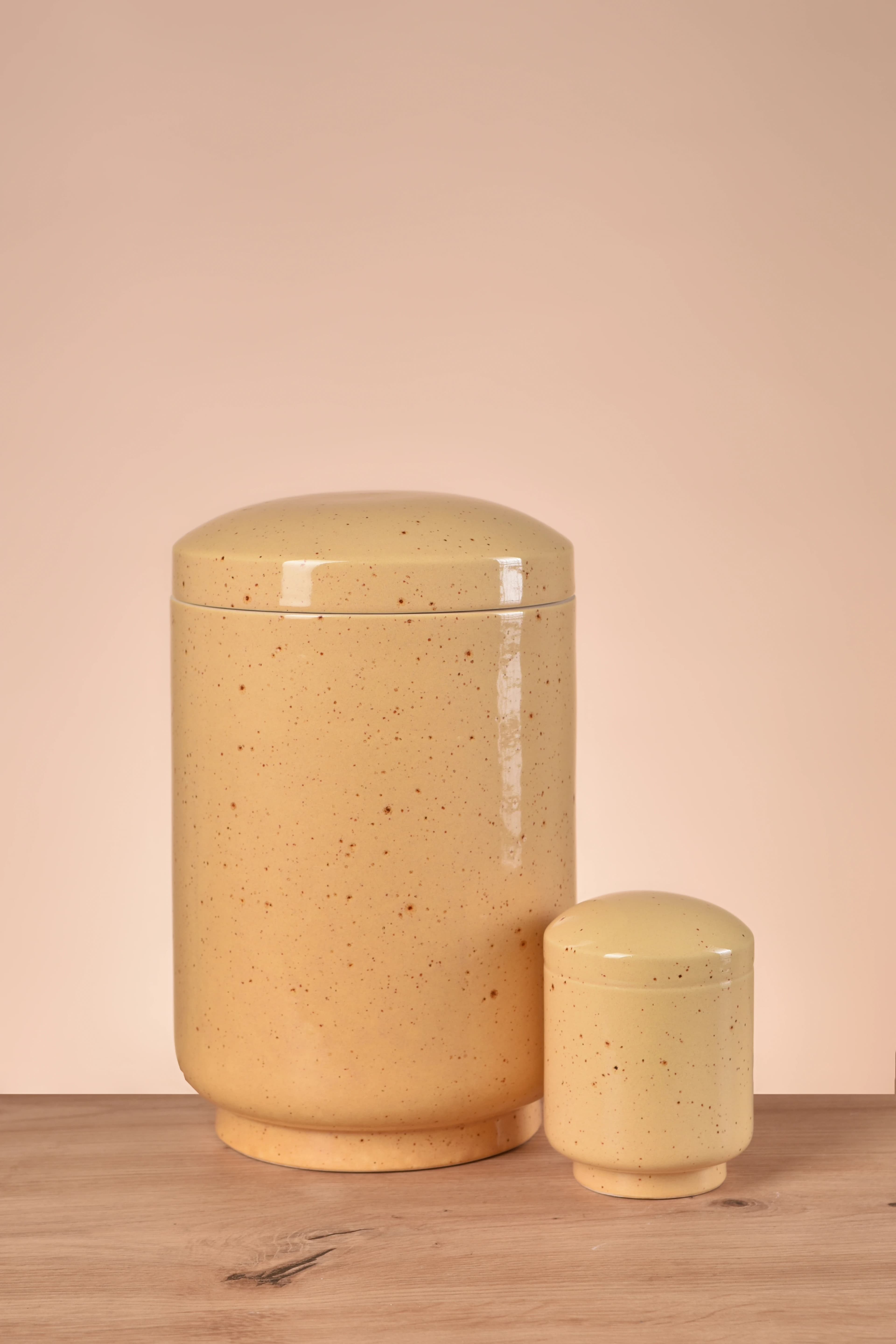 Golden Remembrance – Ceramic Urn